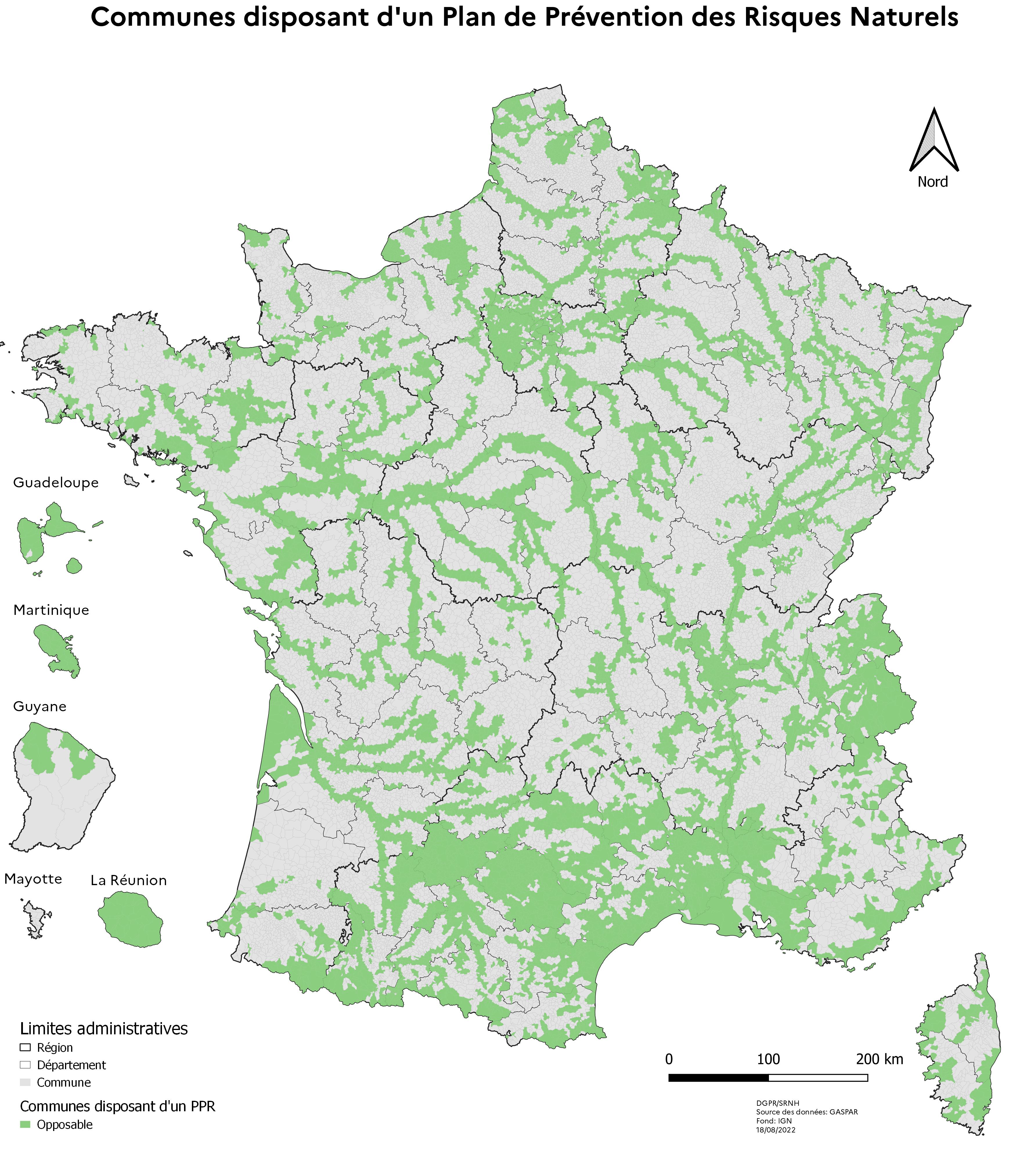 Carte des communes disposant en France d’un plan de prévention des risques naturels (PPRN) opposables. Celles-ci longent majoritairement les cours d’eau et le littoral, quand elles ne sont pas dans le sud de la France ou sur les îles volcaniques d’Outre-mer.
